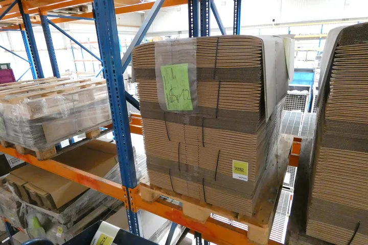 Konvolut Faltkiste SCH952 2093672 Umfang: Palette mit Inhalt